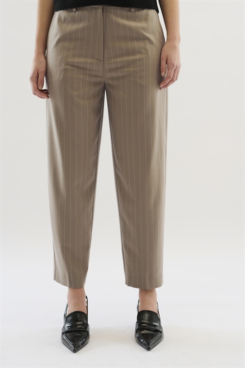 Milano Stripe Carrot Pants Walnut